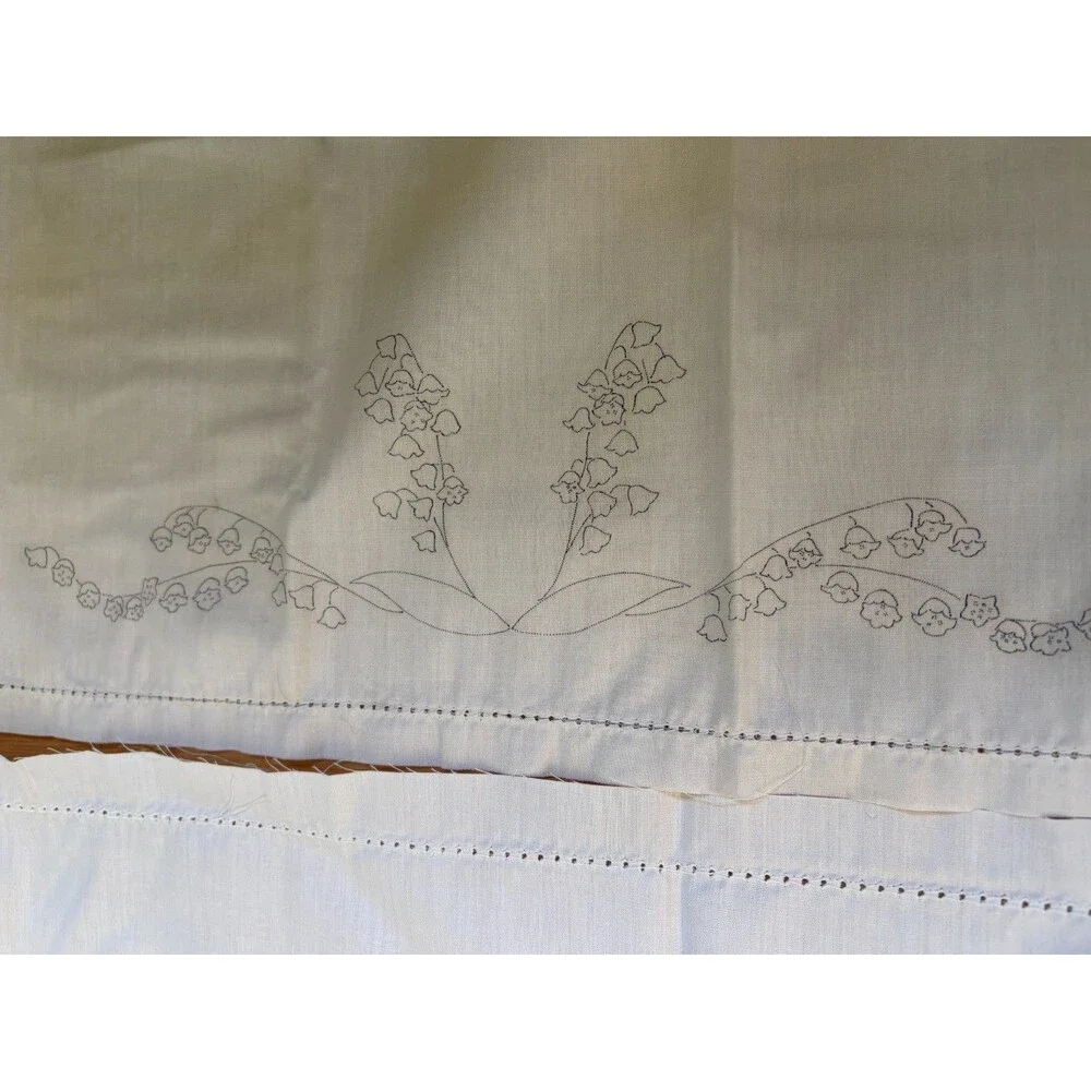 Vintage Herrschners Embroidered Table Runner Set 2 Lilies Bird Nest 17x42